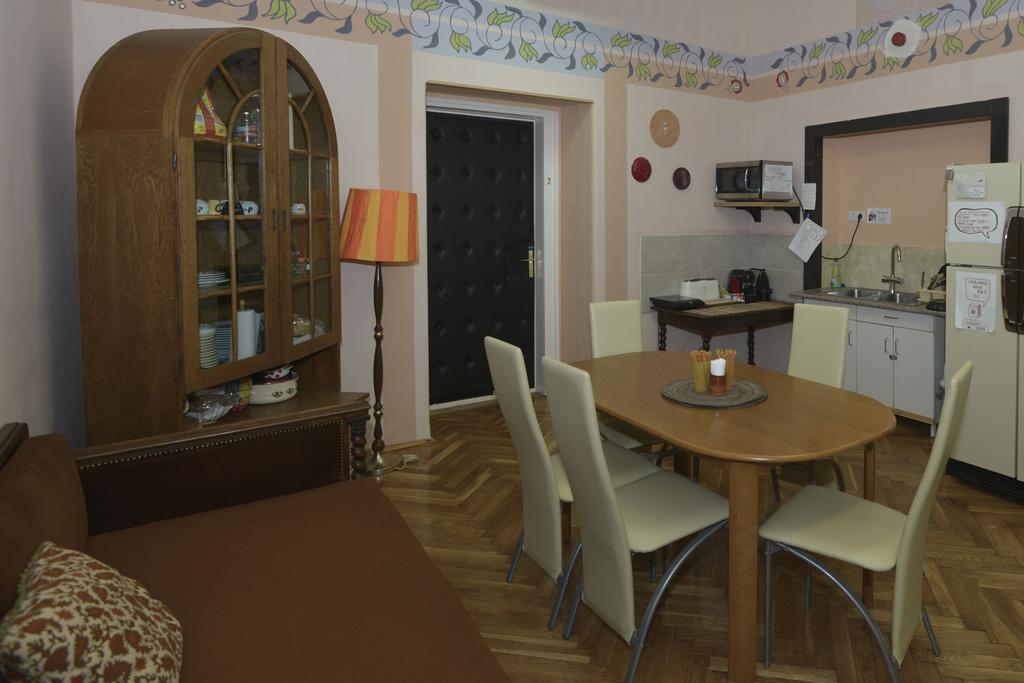 Yolo Hostel Budapeşte Oda fotoğraf