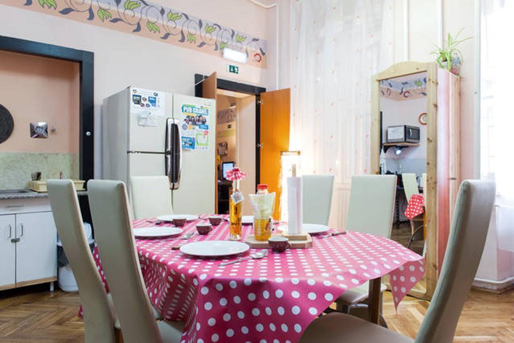 Yolo Hostel Budapeşte Dış mekan fotoğraf